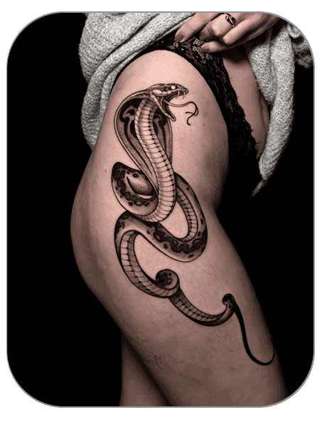 Tatuaje de serpiente estilo BlackWork hecho por Marc en The last gallery tattoo Mollet del Vallès, Barcelona