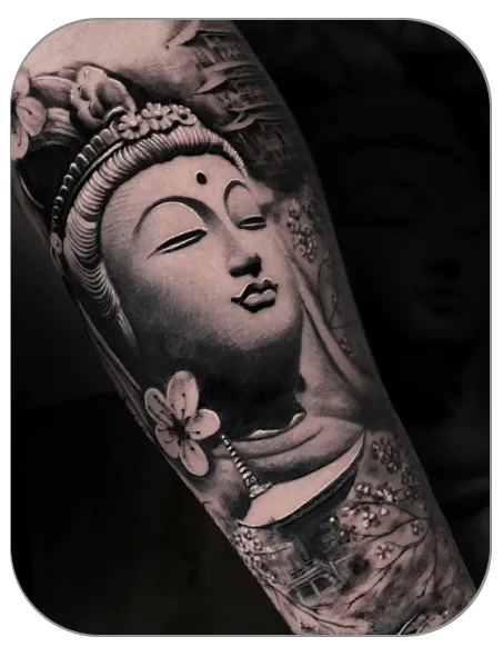 tatuaje de Budha en brazo hecho por Noe en The last gallery tattoo studio en Mollet del Vallés , Barcelona